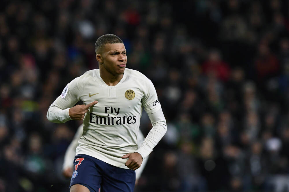 三次掌声，为2000亿